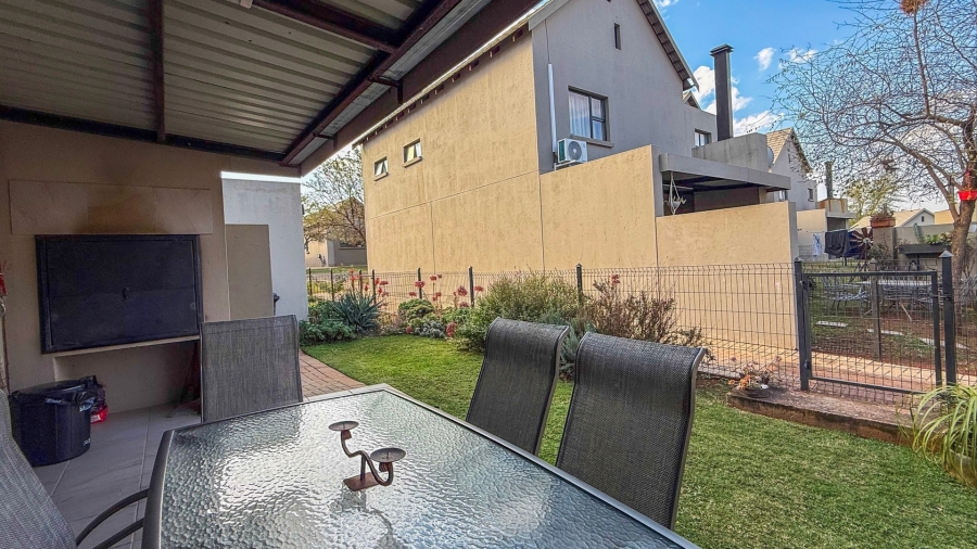 2 Bedroom Property for Sale in Leloko Lifestyle Estate North West